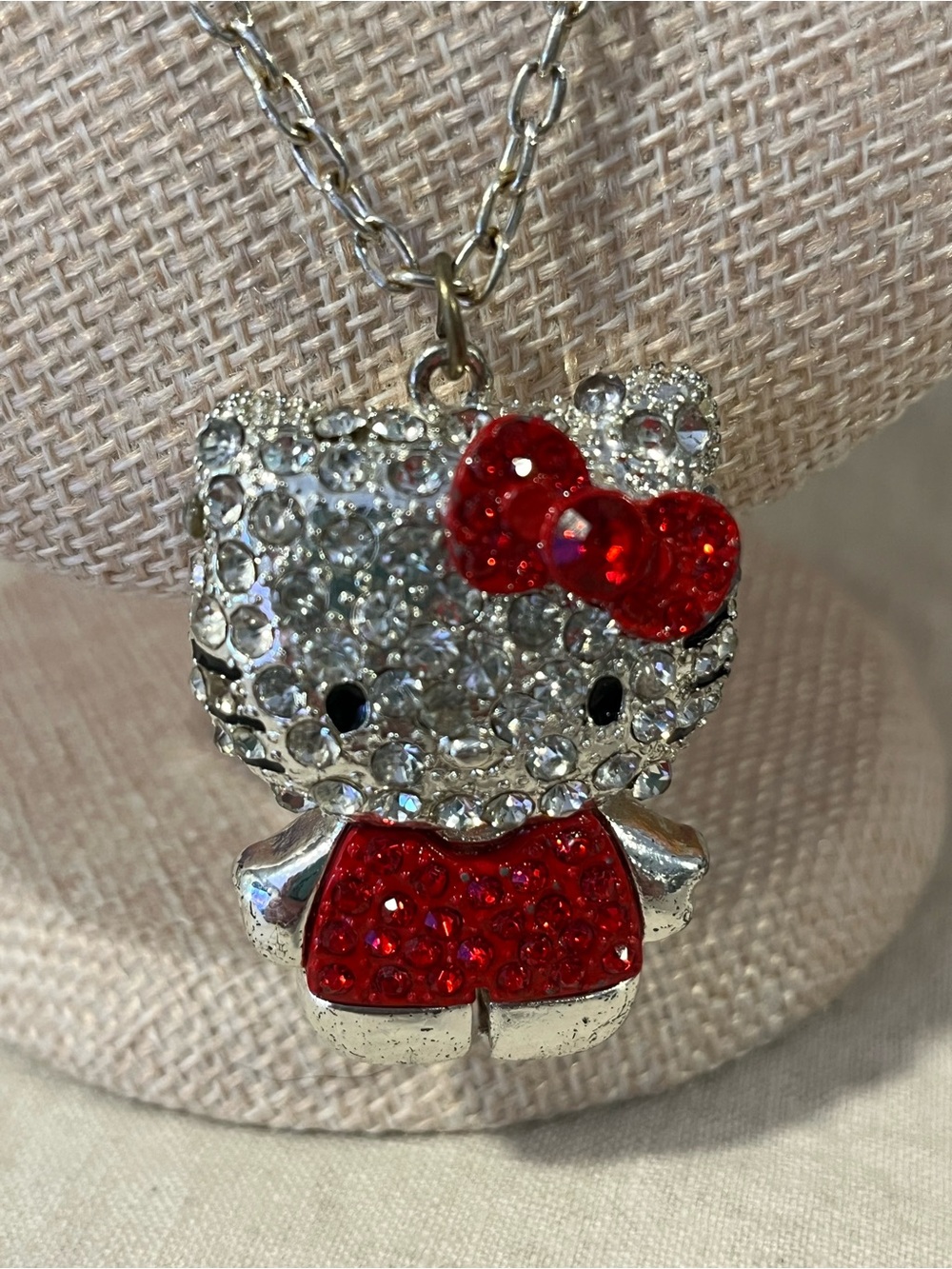 💎 2/$20 Bundle of 2 Sanrio Hello Kitty Layered Necklace Set - Black, Silver, Red - Picture 2 of 9